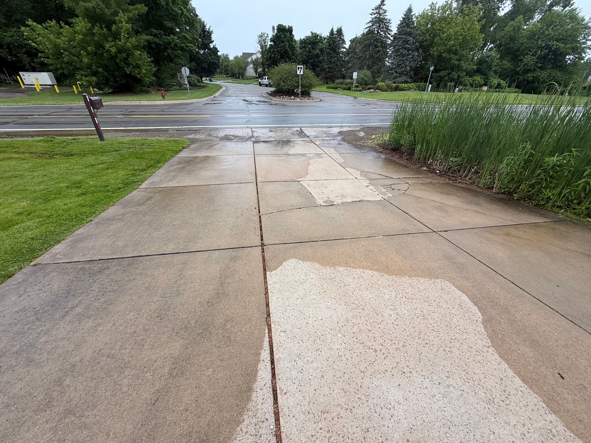 Gallery photos for Cracked Concrete Driveway Gets a Full Paver Upgrade With Charcoal Border: Image #1